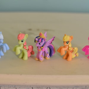 My Little Pony MLP Friendship is Magic FIM G4 Blind Bag 2&quot; Figures Hasbro