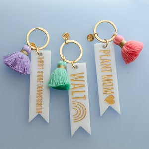 Bridesmaids gift keychain, personalized name keychain, modern keychain, custom name keychain, personalized gift, keychain with tassel,