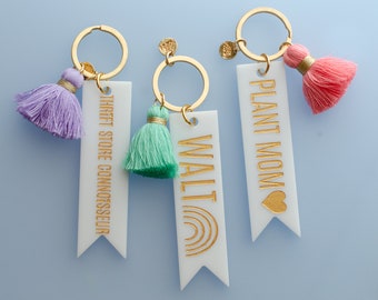 Bridesmaids gift keychain, personalized name keychain, modern keychain, custom name keychain, personalized gift, keychain with tassel,