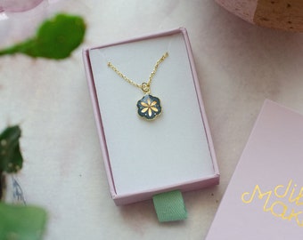 Birthstone Flower Necklace, Amethyst Necklace, Emerald Flower Necklace, Moonstone Necklace, layering Necklace, Dainty Flower Necklace