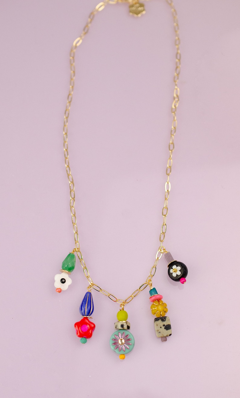 Collier à breloques colorées, collier à breloques fleurs, collier de perles fait main, collier tendance coloré, collier de perles tendance, image 7