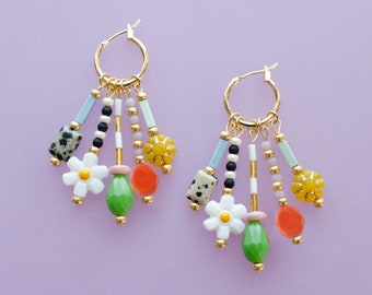 Colorful dangle earrings, Beaded charm earrings, Flower hoop earrings, daisy dangle , dangle huggie hoops, statement earrings, bright hoops