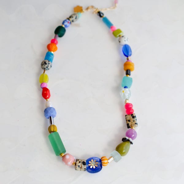Collar de cuentas con declaración colorida, collar multicolor hecho a mano, joyería única para ella, joyería atrevida, collar de arcoíris, collar de artista