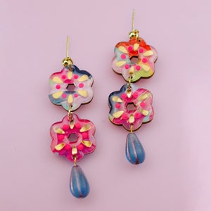 Flower drop earrings, handpainted flower earrings, colorful dangle earrings, handmade dangle earrings, beaded flower earring, bright earring