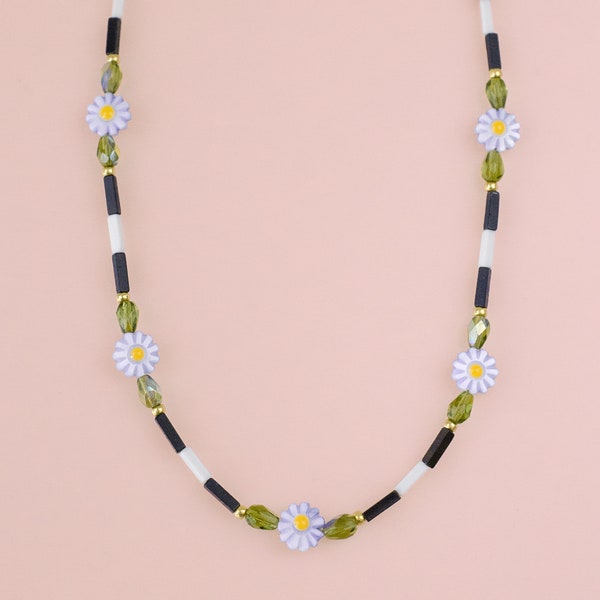 Beaded Flower Necklace, Flower friendship Necklace, Handmade Flower Jewelry, Daisy Necklace, Colorful beaded necklace, beaded statement
