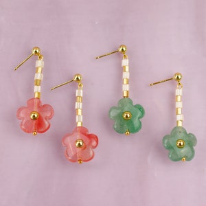 Beaded Flower earrings, pink flower earrings, green flower earrings, flower dangle earrings, gemstone earrings, pink and gold earrings,