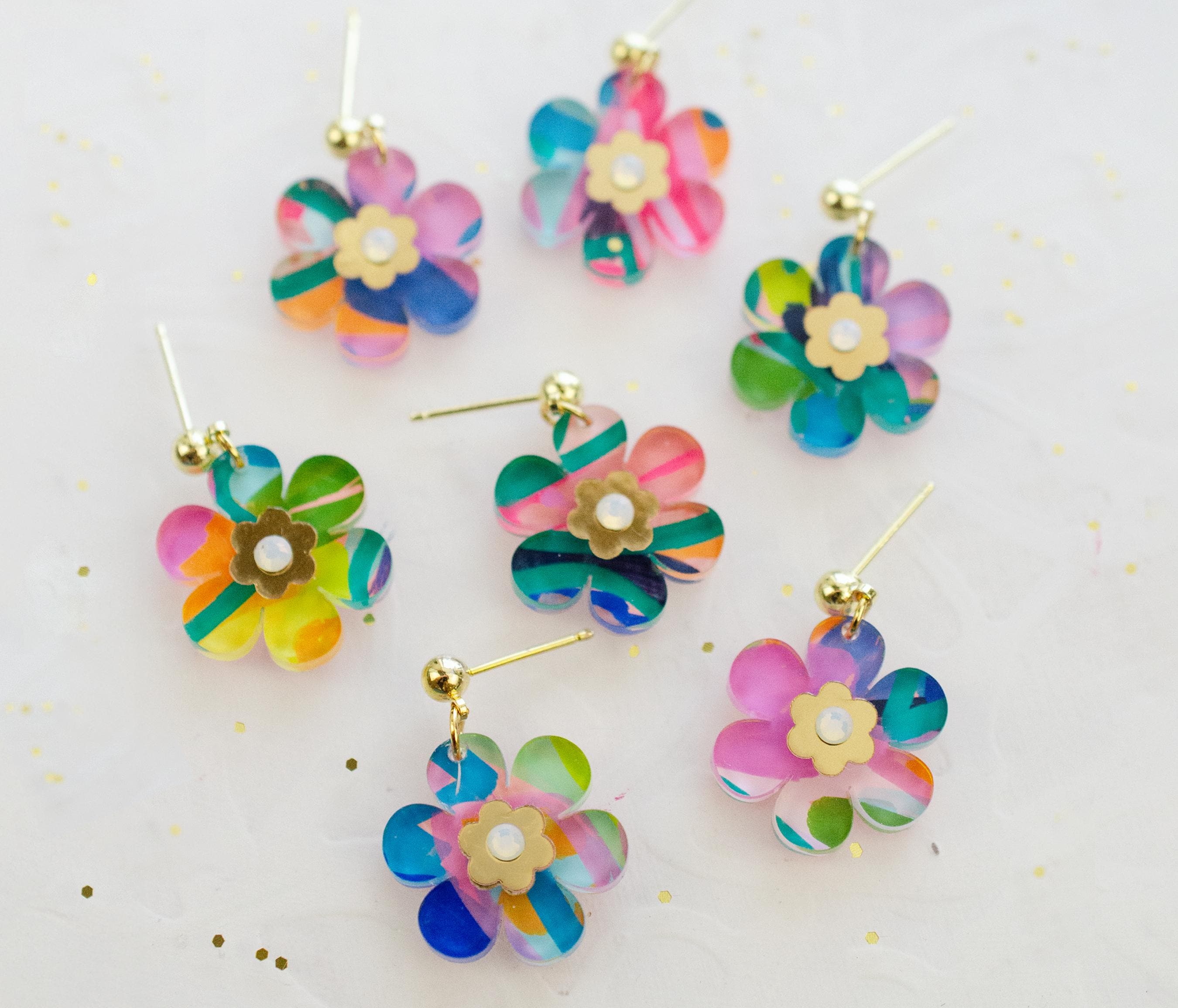 カラフルな手描きの花のイヤリング、手作りの大胆なステートメント 