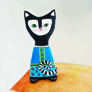 Cat from Paper mache, Cute Kitty, Folk Art, Cat Decor, Recycled Paper Art Sculpture, Figurine, Unique Cat Gift, Animal sculpture, object