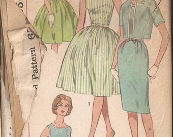 Simplicity 3929 Junior Dress Pattern, Size 13, Bust 33 Vintage 1950's