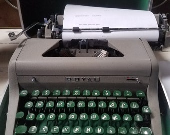 Royal quiet de luxe Green 1953 with case