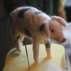 Gloucester Old Spot Piglet Pig Needle Felting Kit for Beginners image 2