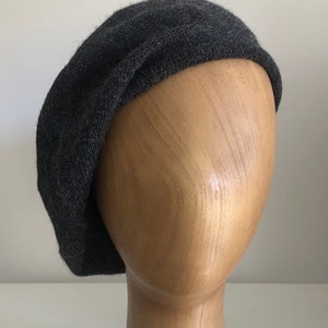 Charcoal Grey Highlander Bonnet, Dark Grey Knitted Tam, Charcoal Scottish Bonnet, Unisex Grey Tam, Alpaca Knitted Beret, Grey Alpaca Tam