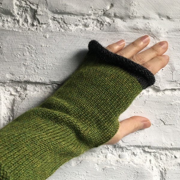 Green Fingerless Gloves, Green Alpaca Gloves, Green Wristwarmers, Green Gauntlets, Women's Green Gloves, Mens Green Gloves, Green Fingerless