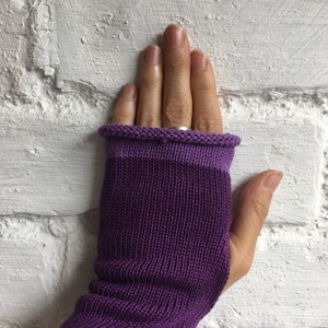 Purple Cotton Gloves, Purple Vegan Gloves, Violet Wrist Warmers, Purple Fingerless Gloves, Vegan Fingerless Gloves, Purple Arm Warmers image 2