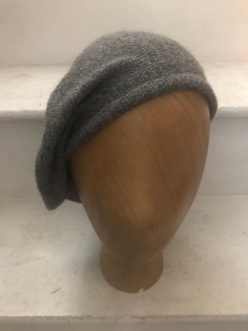 Tam Highlander de punto gris, gorro escocés de alpaca gris, gorro escocés para hombre, gorro balmoral, boina de punto gris, sombrero Highlander para hombre imagen 1