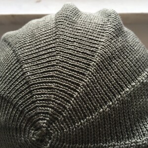 Béret en coton olive, Tam en coton kaki, Béret végétalien vert, Tam végétalien vert, Béret en coton vert, Tam en tricot vert, Tam unisexe, Béret unisexe image 10