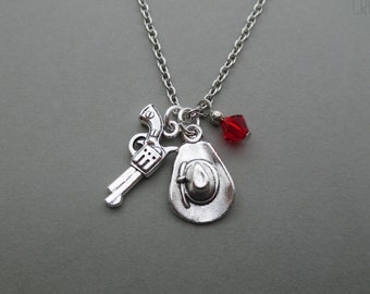 Cowboy Gunslinger Necklace, Arthur Morgan, John Marston, Gamer Jewelry, Online Gaming