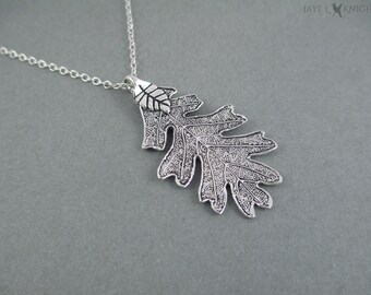 Ranger Oak Leaf Pendant, Silver Oak Leaf Necklace, Gifts for Readers, Halloween Costume Jewelry, Literary Gift, Bookish Jewelry