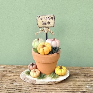 Pumpkin patch plant pot on a log slice. Autumn decoration. Halloween ornament. Polymer clay pumpkins. Woodland. Fall decor. Pumpkin garden