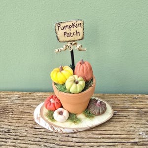Pumpkin patch plant pot on a log slice. Autumn decoration. Halloween ornament. Polymer clay pumpkins. Woodland. Fall decor. Pumpkin garden
