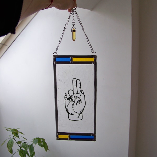 Vitrail Geste de Bénédiction & Quartz Jaune en Résine - Blessing Hand Stained Glass with Resin Quartz - Hand Symbol Magic Protection