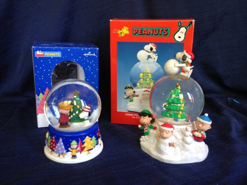 Peanuts, Charlie Brown, CHRISTMAS Musical Snow Globe, Plaque, Deck