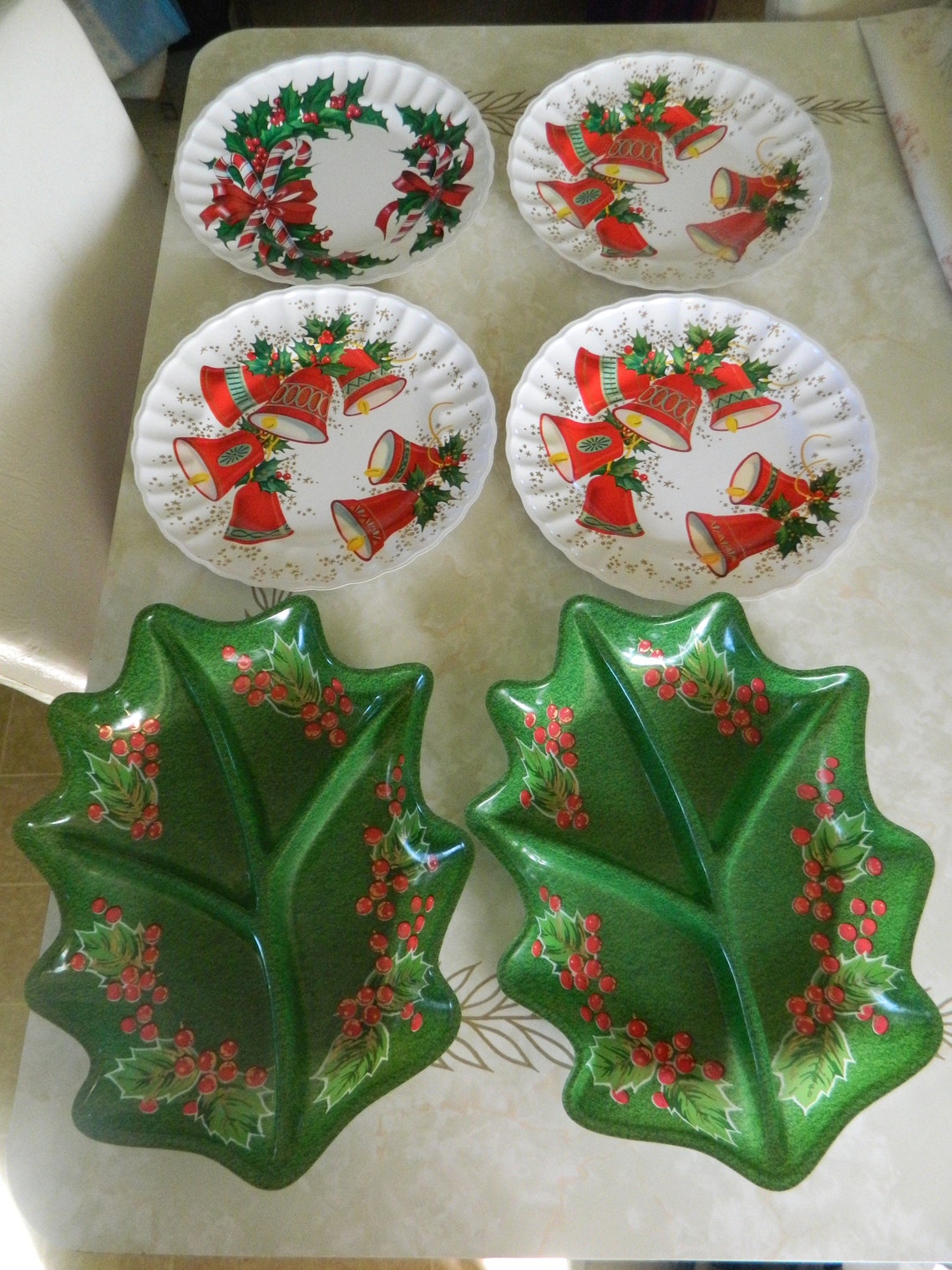 4 Mid century plastic Christmas plates and 2 holly divided Etsy