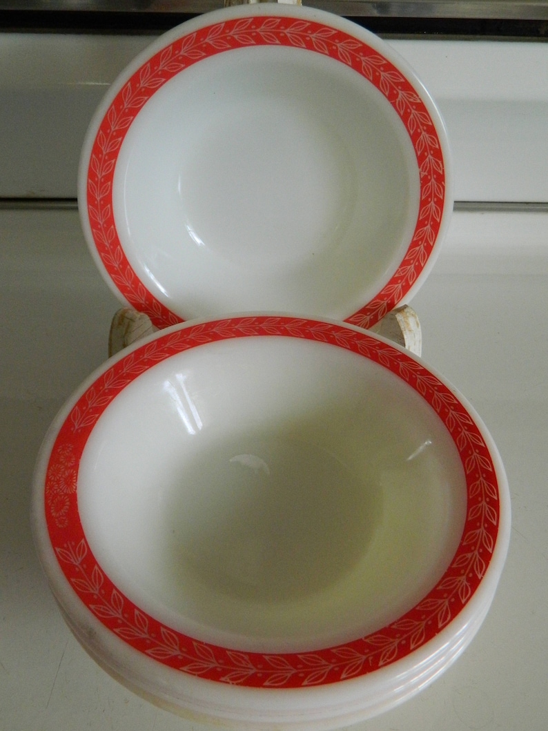 4 Pyrex Autumn Bands Red Pyrex Tableware by Corning 4 salad bowls red laurel leaf vine