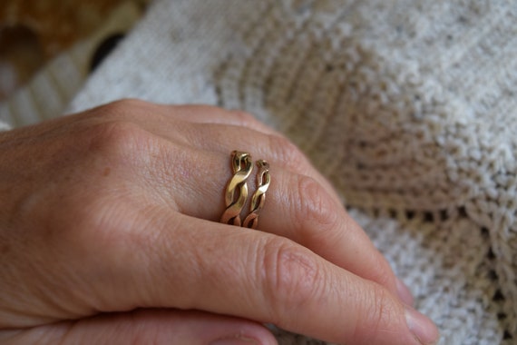 Gold twist band discount