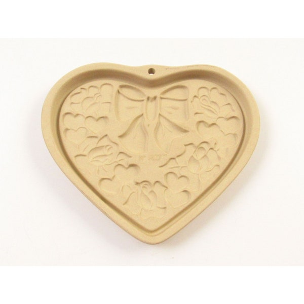 Pampered Chef Stoneware Spring Wreath Heart Cookie Mold CA186