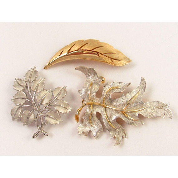 Judy Lee Two-Tone Leaf Brooch/Pendant Along With … - image 1