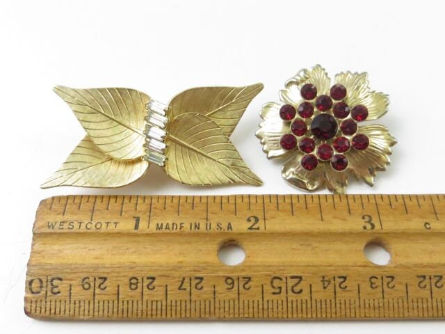 Vintage Leaf and Flower Brooch With Rhinestones MM012X - Etsy Vintage Leaf and Flower Brooch With Rhinestones MM012X - Etsy