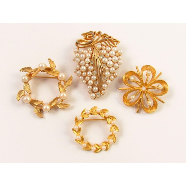 Vintage Brooch Collection including a Lisner Faux Pearl And Rhinestone Grape Leaf Brooch JA061