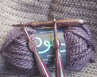 Ergonomic wood crochet hook
