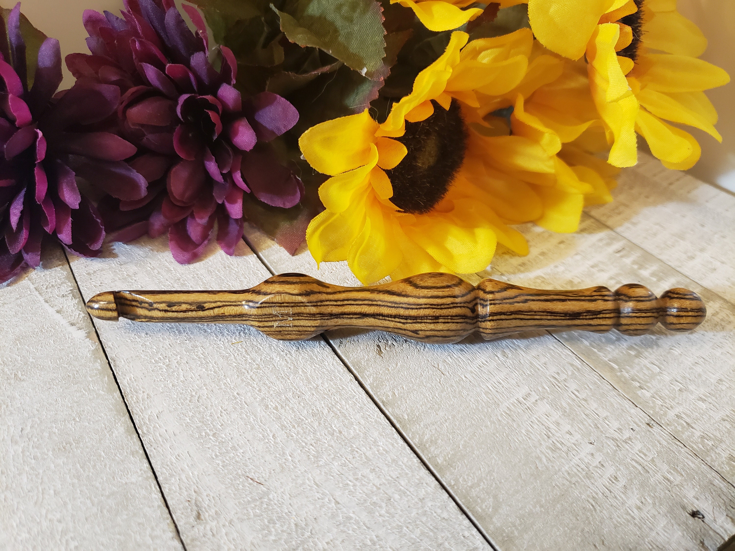 Wooden Crochet Hooks Set of 13 Set 3.5mm to 16mm Natural Hand