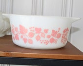 Vintage Pyrex Pink and White Gooseberry Bowl 474-B 1 1 2 quot Quart No lid