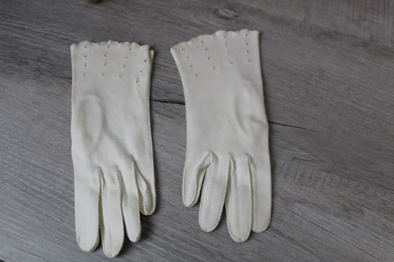 Vintage White Gloves Women's Dress Knit Scalloped… - image 4