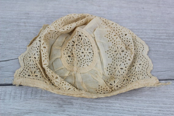 Vintage Baby Bonnets 2 Caps One Beige and One Whi… - image 6