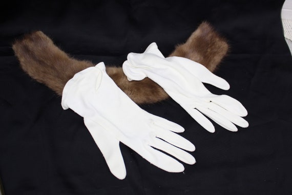 Vintage Van Raalte Gloves White Dress Formal Wris… - image 2