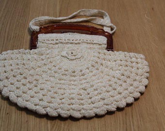 Vintage Crochet Handbag Purse Beige  Lucite Frame Handle Clasp Closure Scalloped Crochet Handle