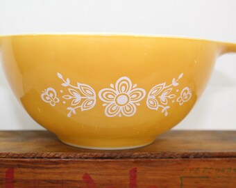 Vintage Pyrex Butterfly Gold Cinderella Mixing Bowl 442 Handled 1 1/2" Quart Ovenware Vintage Kitchen