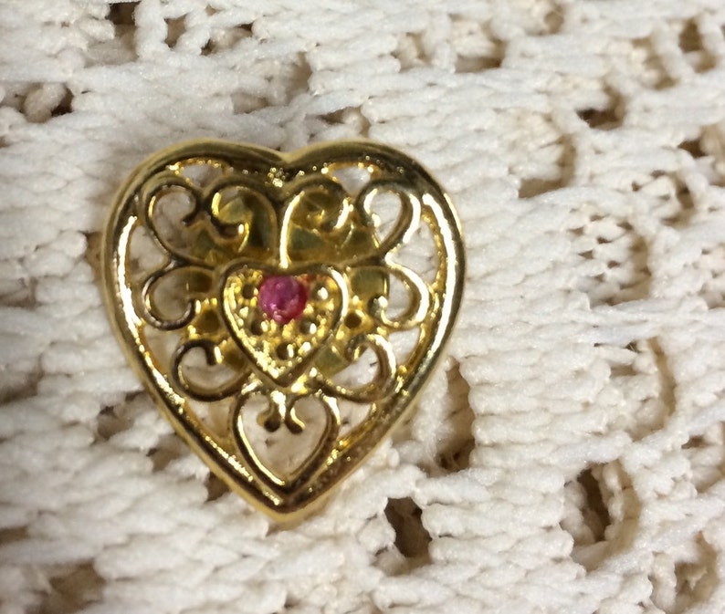 Vintage Heart Lapel Pin Brooch Gold Tone with Rhinestone Center Pink image 2