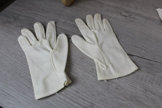 Vintage White Gloves Women's Dress Knit Scalloped… - image 3