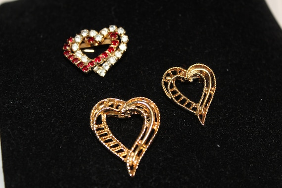 Vintage Heart Pins Brooches Red Rhinestones Gold … - image 1