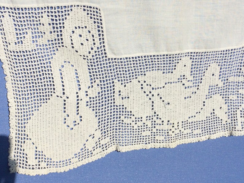 Vintage Table Runner, Dutch girl and Ducks, crocheted edging image 3