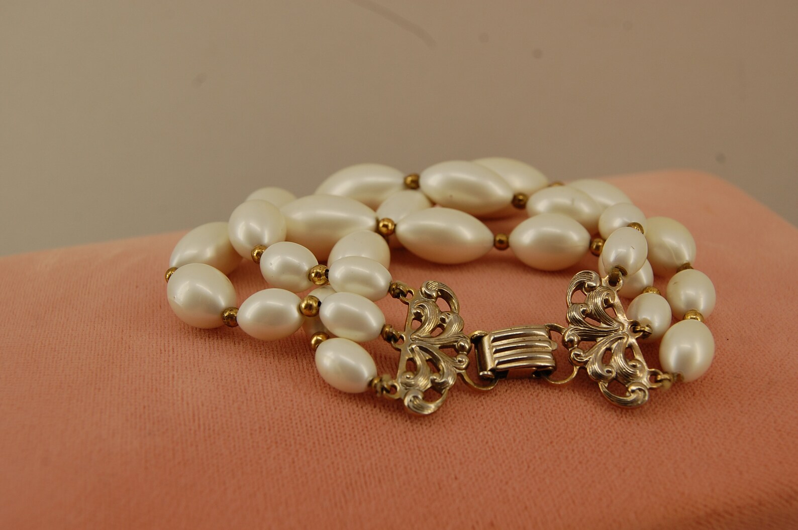 Vintage Pearl Bracelet Three Strand Faux Pearl Gold Tone Etsy