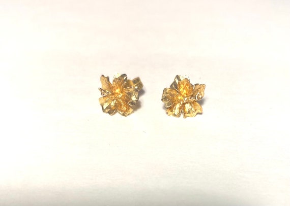 14k Yellow Gold Flower Earrings - image 1