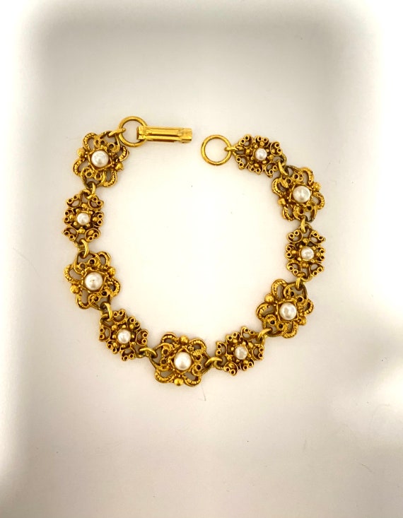 Vintage Florenza Gold Tone and Faux Peal Bracelet - image 1