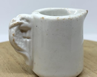 Crémier à oreilles d'éléphant Ironstone, gros morceaux antiques 2 po.