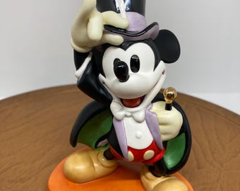 Walt Disney  Magician Mickey On With the Show 1997 Member Sculpture w/Box Disney Collector Classics  with original box and certificate